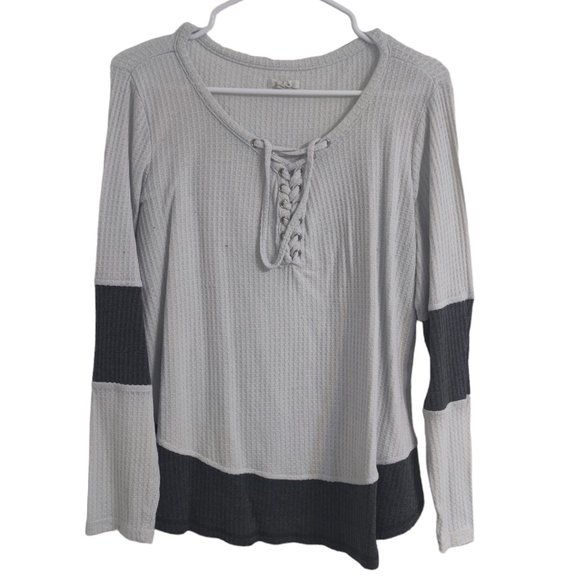 Maurices Tops - Maurices XL White Grey Jersey Textured Long Sleeve Shirt